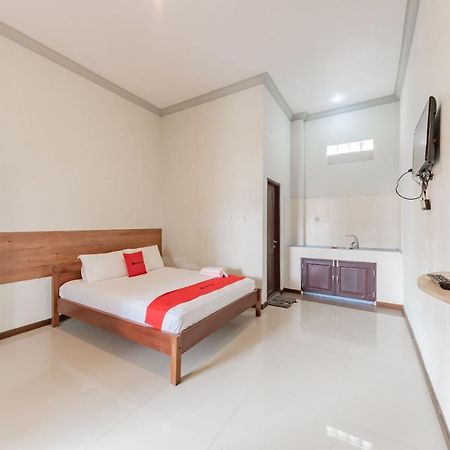 Reddoorz Near Gor Sempaja Samarinda Hotell Exteriör bild