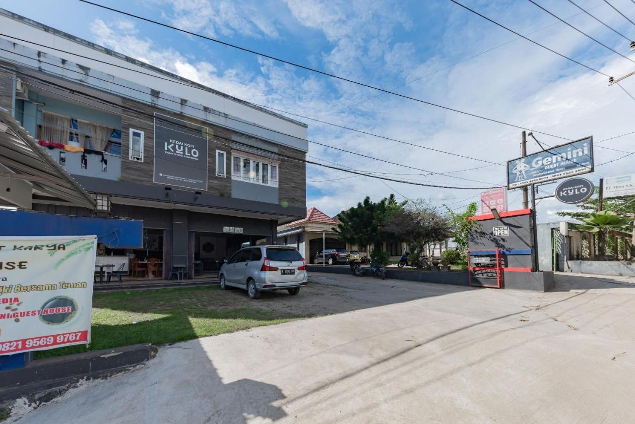 Reddoorz Near Gor Sempaja Samarinda Hotell Exteriör bild